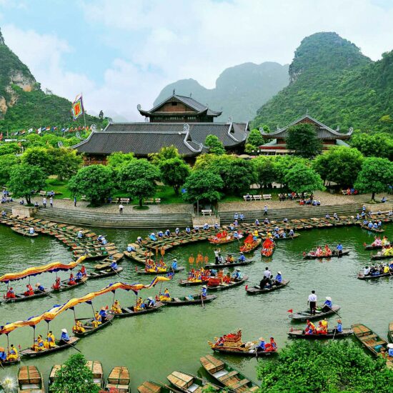 Ninh Binh Trang An Boat Tour