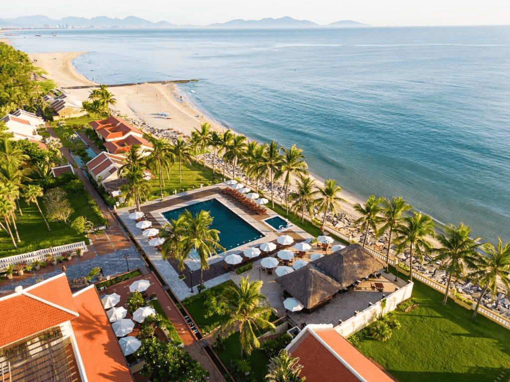 Regarding where to stay in hoian Beach: nam hai