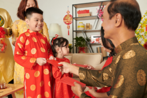 lucky money for children in Vietnamese lunar new year