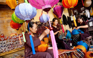 Lantern Making workshop by local artisan is favourite amongs visitors during Hoi An Lantern Festival