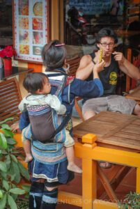 child beg in sapa is one of the common vietnam scams to avoid