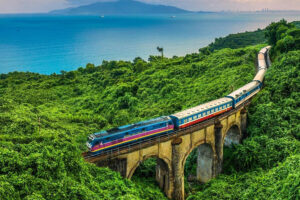 hue to da nang train scenery