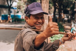 hand gestures in vietnam