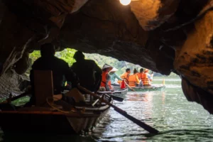 trang an boat tour